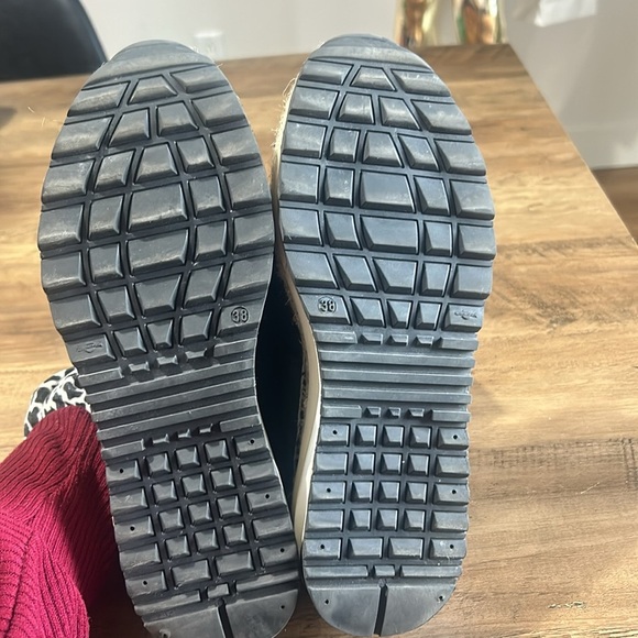 Elegant Black Espadrille Sneakers - Picture 4 of 6